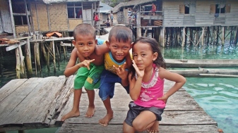 Children of Bajo Tribe (Togean Island) Photo by Donald
